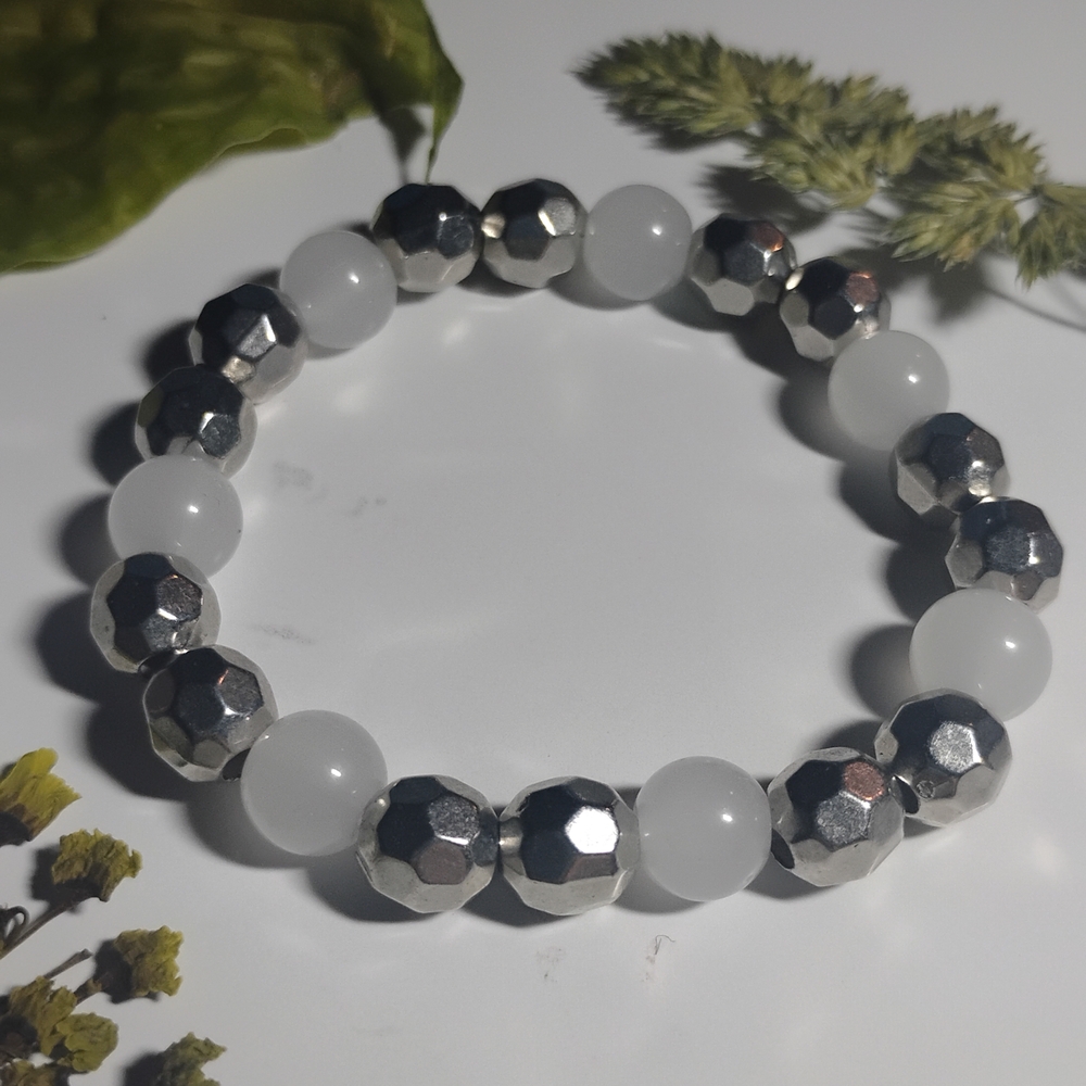Elegant Silver Disco and White Round Party Beaded Bracelet